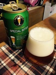 大手のクラフトビールで入手しやすいです。
全体的に軽口な印象です。可もなく負荷もなく。苦味はたしかにありますが、これといって普通のレベルです。でも、こんなに手軽にクラフトビールを購入できるという点で功績は大きいです。
